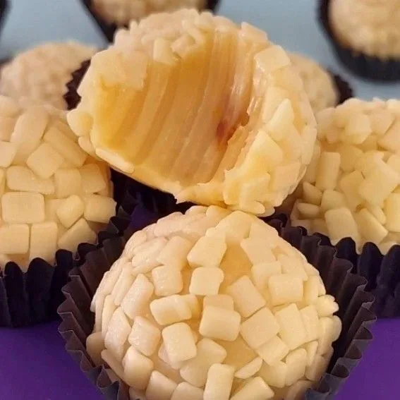 Aprenda a fazer uma deliciosa receita de brigadeiro gourmet de limão siciliano para vender
