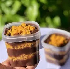 Receita de bolo de pote de cenoura com cobertura e recheio de chocolate