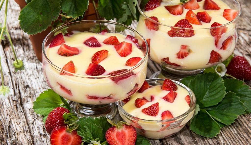 Aprenda uma das mais deliciosas receitas: recheio de creme belga com morango