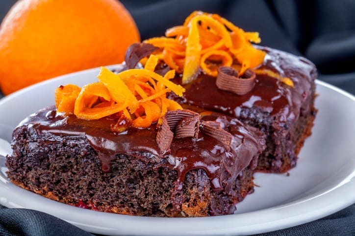 Bolo de chocolate com laranja