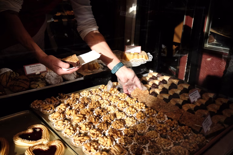 Tire todas as suas dúvidas de como abrir um CNPJ para sua confeitaria, como MEI.