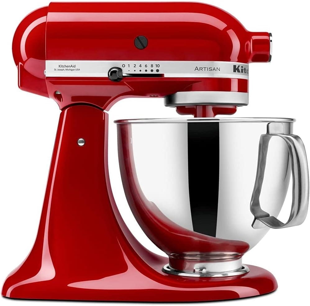 Close-up da Batedeira KitchenAid Artisan Vermelha (Empire Red) 220V, destacando o painel de 10 velocidades e a tigela de aço inox. Detalhe da construção robusta e do design funcional.