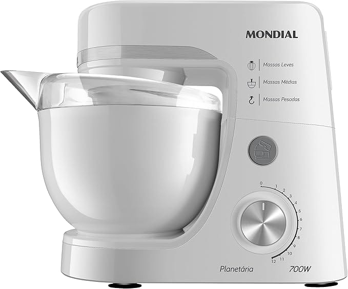 Batedeira planetária Mondial BP-03-W branca com tigela e tampa, mostrando o seletor de 12 velocidades e as indicações para massas leves, médias e pesadas. Detalhe do design moderno da batedeira Mondial 700W, ideal para confeitaria.