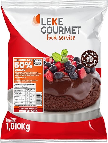 Foto do pacote de 1,010kg de Chocolate em Pó Leke Gourmet, com 50% de cacau alcalinizado. A embalagem exibe um bolo de chocolate com frutas, indicando "Mais Rendimento" e "Sabor Intenso de Chocolate", ideal para confeitaria.