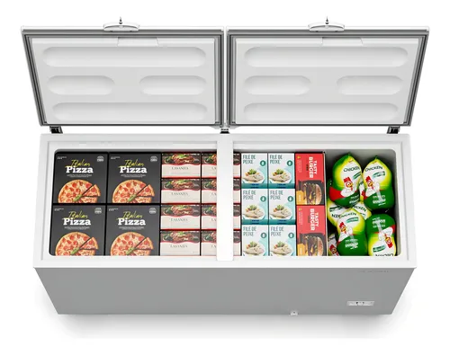 Interior do Freezer Horizontal Philco FPH200A com porta superior aberta, mostrando o cesto organizador e o amplo espaço de armazenamento.