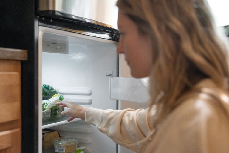 Aprender a configurar corretamente o termostato do seu freezer é essencial para garantir a segurança alimentar e reduzir o consumo de energia.
