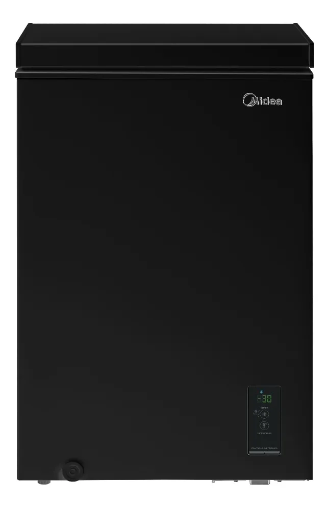 Freezer horizontal Midea FlexBeer 100L na cor preta, visto de frente, destacando o painel digital de controle de temperatura no canto inferior e o dreno frontal.