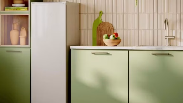 Escolher o freezer mais econômico em 2026 exige atenção ao selo Procel e ao posicionamento correto para garantir a eficiência energética.